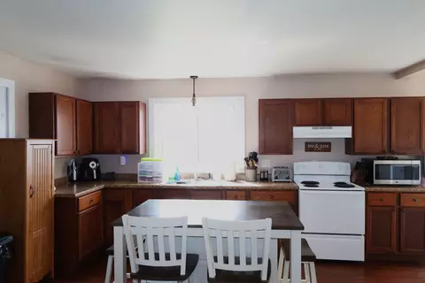Kitchen - 53 Us Highway 24 Hwy, Onarga, IL 60955 photo 2 of 5