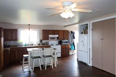 Kitchen - 53 Us Highway 24 Hwy, Onarga, IL 60955 photo 5 of 5