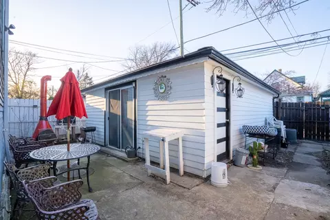 Exterior - 4018 W Eddy St, Chicago, IL 60641 photo 6 of 7