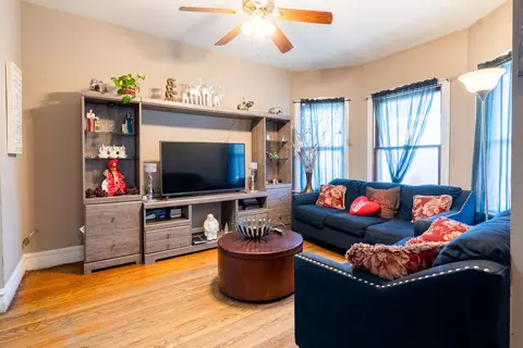 Living - 4018 W Eddy St, Chicago, IL 60641 photo 1 of 1