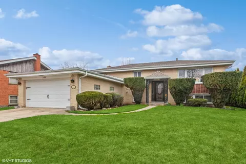 280 Robin Ln, Wood Dale, IL 60191