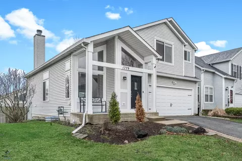 1779 Hickory Park Ln, Aurora, IL 60504