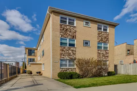 5754 W Lawrence Ave #2B, Chicago, IL 60630