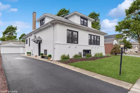 1110 N Mitchell Ave, Arlington Heights, IL 60004