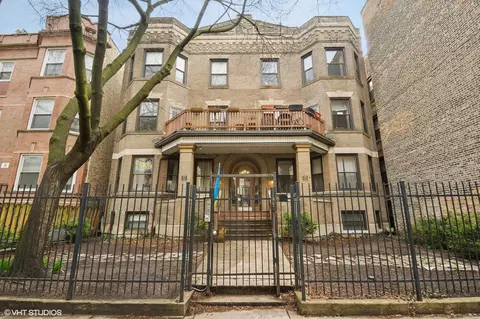 4921 N Kenmore Ave #3, Chicago, IL 60640