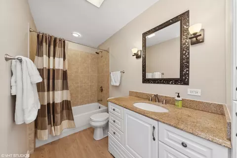 913 Island Ct, Bartlett, IL 60103 photo 12