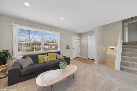 913 Island Ct, Bartlett, IL 60103 photo 5