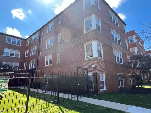2429 W Farragut Ave #G, Chicago, IL 60625