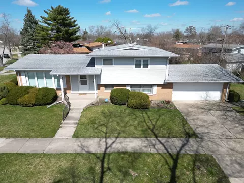 235 Serena Dr, Chicago Heights, IL 60411