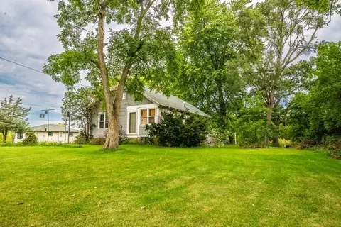 12606 7th St, Union Grove, WI 53182