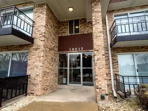 18217 Hart Dr #1A, Homewood, IL 60430
