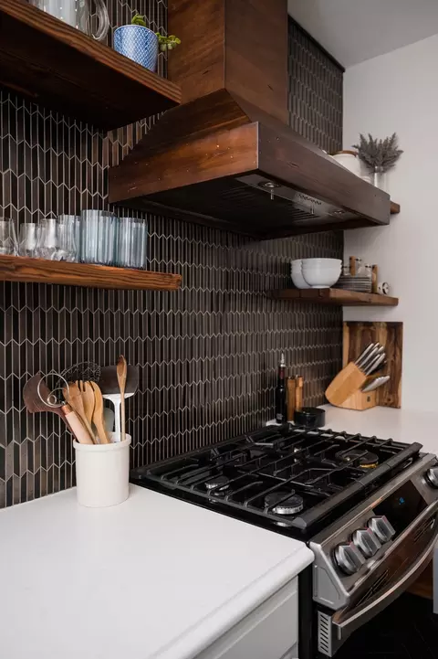 Kitchen - 192 S Edison Ave, Elgin, IL 60123 photo 4 of 7