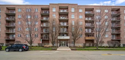 1476 Perry St #404, Des Plaines, IL 60016