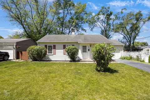 394 Glendale Rd, Buffalo Grove, IL 60089
