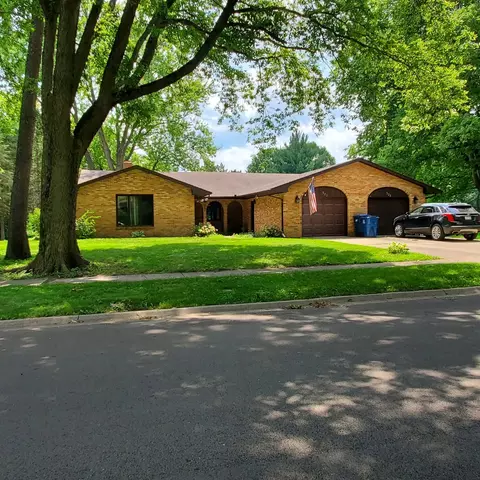 325 E Mulberry St, Watseka, IL 60970