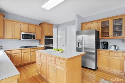 Kitchen - 3812 Grassmere Rd, Naperville, IL 60564 photo 2 of 4