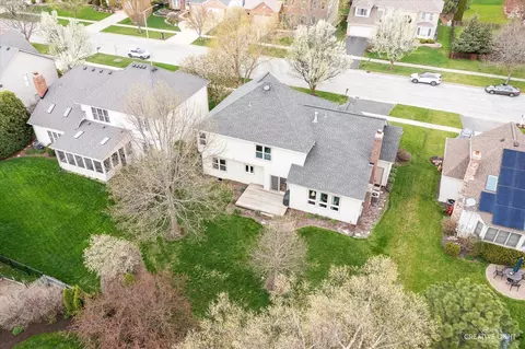 Exterior - 3812 Grassmere Rd, Naperville, IL 60564 photo 6 of 10