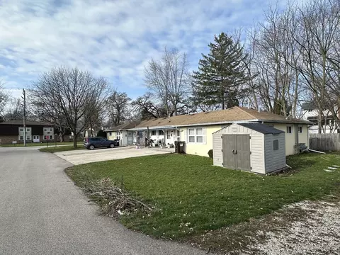 907 3rd St, Mchenry, IL 60050 photo 2
