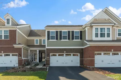 927 Paisley Ln, Naperville, IL 60540