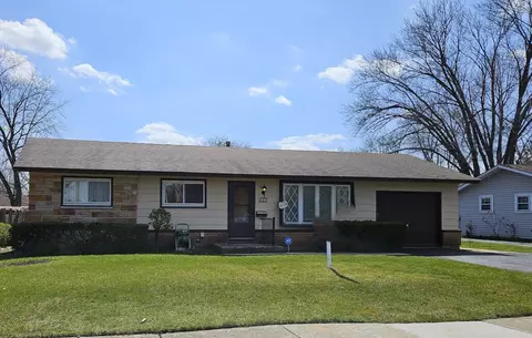 623 Oakton St, Elk Grove Village, IL 60007