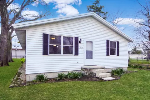 305 W Maple St, Fairbury, IL 61739