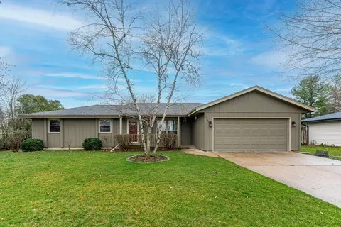 1050 Armstrong Ave, Rockton, IL 61072