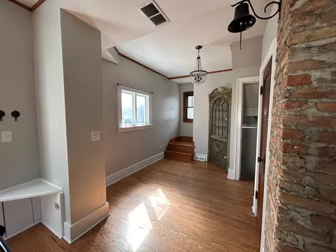 Bedroom - 900 E Illinois St, Wheaton, IL 60187 photo 1 of 4