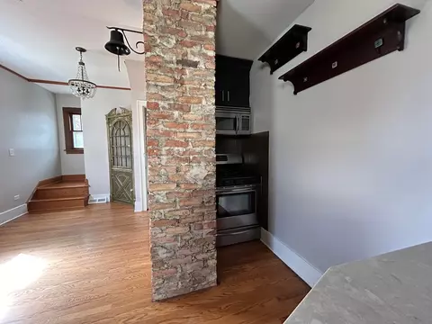 Bedroom - 900 E Illinois St, Wheaton, IL 60187 photo 2 of 4