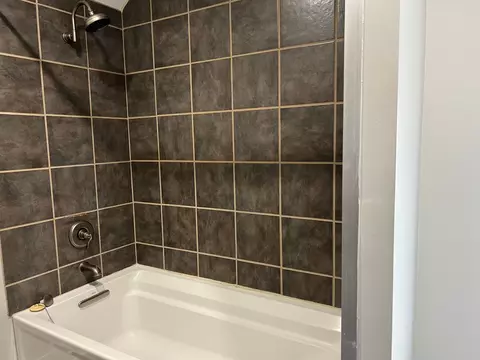 Bath - 900 E Illinois St, Wheaton, IL 60187 photo 4 of 4