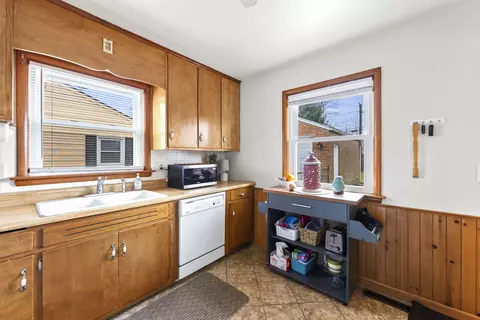 Kitchen - 132 N Chase Ave, Bartlett, IL 60103 photo 2 of 2