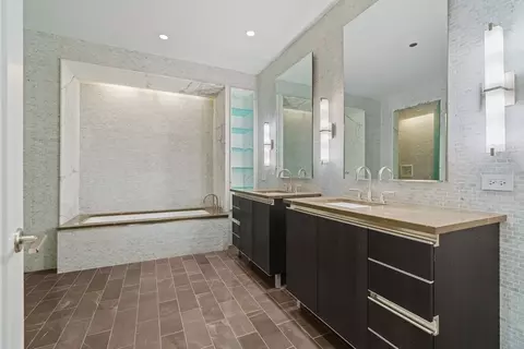 Bath - 77 E Walton St #22B, Chicago, IL 60611 photo 1 of 3