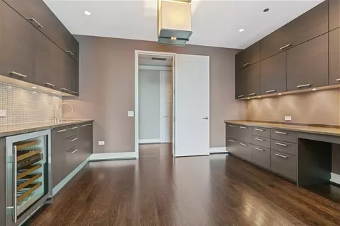 Kitchen - 77 E Walton St #22B, Chicago, IL 60611 photo 2 of 3