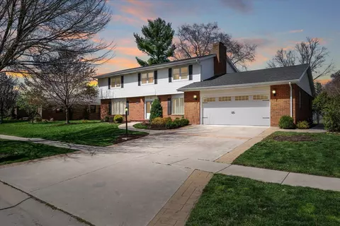 1004 Harrington Dr, Champaign, IL 61821