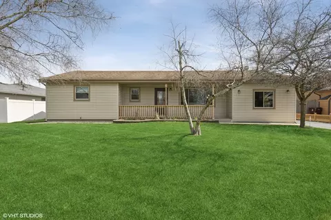 704 Stonegate Rd, New Lenox, IL 60451