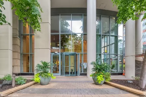 345 N La Salle St #2803, Chicago, IL 60654