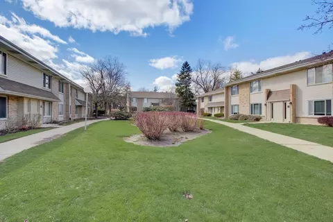 1730 Robin Walk #B, Hoffman Estates, IL 60169 photo 3