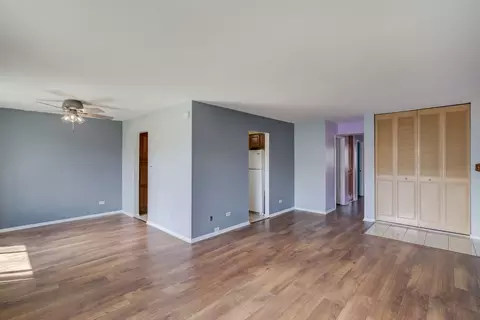 1730 Robin Walk #B, Hoffman Estates, IL 60169 photo 6