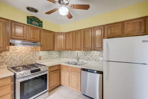 1730 Robin Walk #B, Hoffman Estates, IL 60169 photo 10