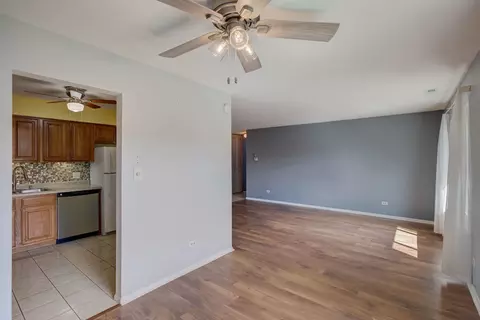 1730 Robin Walk #B, Hoffman Estates, IL 60169 photo 7