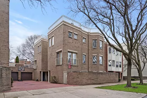 2232 N Lakewood Ave, Chicago, IL 60614