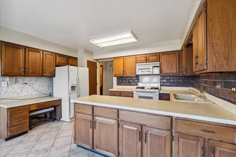 2730 Harrison St, Glenview, IL 60025 photo 6
