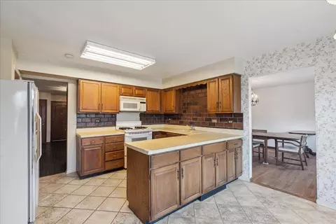 2730 Harrison St, Glenview, IL 60025 photo 5