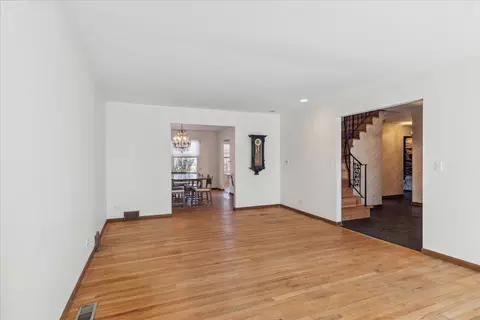 2730 Harrison St, Glenview, IL 60025 photo 3