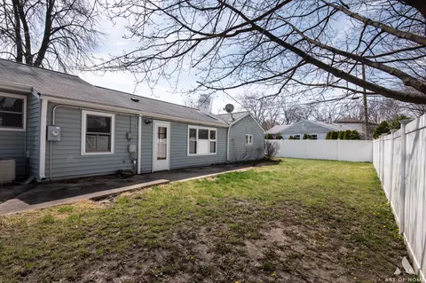 Exterior - 2100 Eastman St, Rolling Meadows, IL 60008 photo 6 of 10
