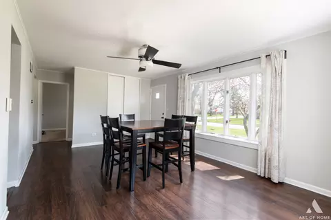 Dining - 2100 Eastman St, Rolling Meadows, IL 60008 photo 3 of 3