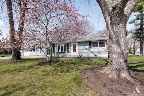 Exterior - 2100 Eastman St, Rolling Meadows, IL 60008 photo 3 of 10