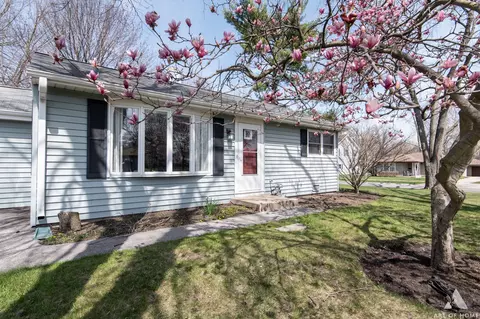 Exterior - 2100 Eastman St, Rolling Meadows, IL 60008 photo 4 of 10