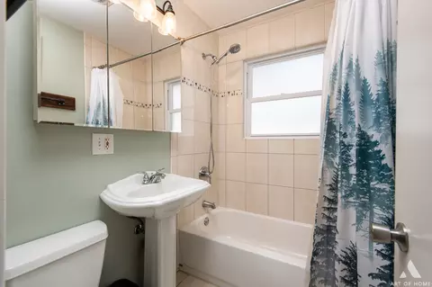 Bath - 2100 Eastman St, Rolling Meadows, IL 60008 photo 1 of 1