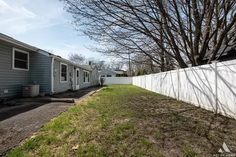 Exterior - 2100 Eastman St, Rolling Meadows, IL 60008 photo 7 of 10