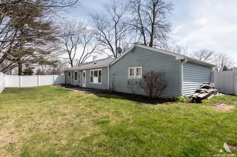 Exterior - 2100 Eastman St, Rolling Meadows, IL 60008 photo 5 of 10